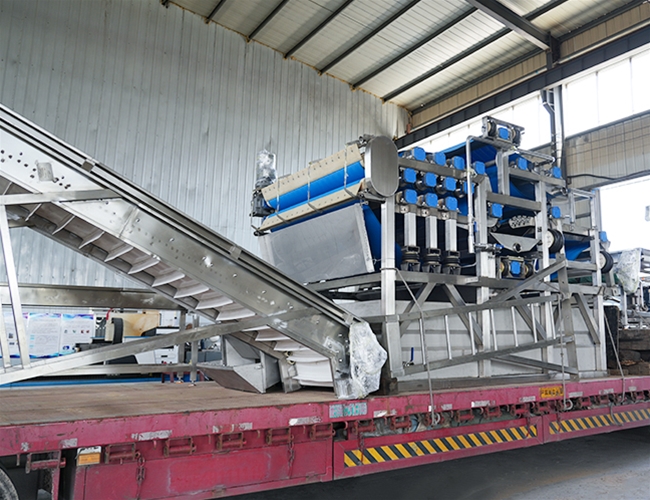 一套帶式果蔬壓榨機發往四川